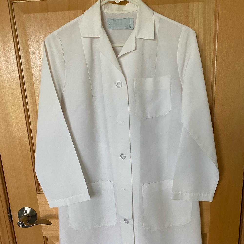 Long White Clinical Lab Coat, size 30 (S)